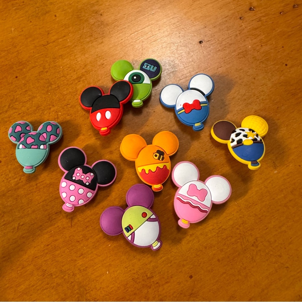 Bundle of 9 Disney Croc Jibbitz. - Picture 2 of 3